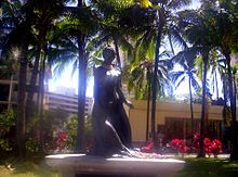 A statue of Kaʻiulani