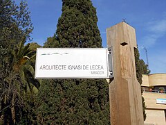 Vertical plaque on mast: Mirador Arquitecte Ignasi de Lecea.