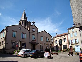 The town hall in Monestiés