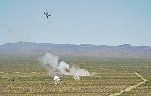 Training auf der Barry M. Goldwater Range mit Übungsbomben und Bordkanone