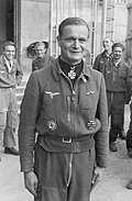 Trageweise der gestickten Ausführung an der Fliegerjacke (Leutnant Siegfried Lemke, 1944)