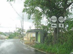 Signs for routes in Morovis