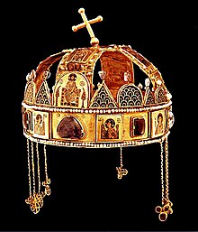 Colour photograph of the crown of Saint Stephen