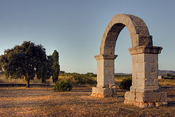 Arch of Cabanes