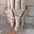 Frühgotische Hornkonsolen als Gewölbeanfänger (Abaye de Silvacane, Kapitelsaal)