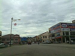 Federal Route 1 passes through Gemas town centre, on the Negri side.