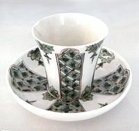 Saint-Cloud soft porcelain cup, 1700-1720.