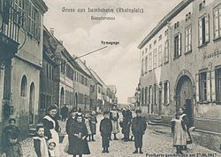 Hauptstraße mit Synagoge in Lambsheim (Postkarte vor 1917)