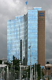 Dunkle Wolken über dem WIPO-Sitz in Genf.