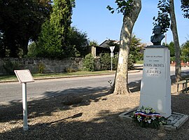 Monument to a dead soldier, the son of French politician Jean Jaurès