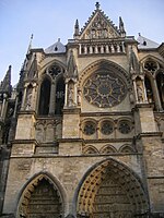 Kathedrale von Reims, Nordquerhaus um 1240, Turm­öff­nungen und Rosen­fenster Gothique classique