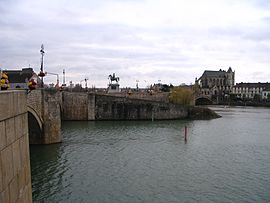 Bridges over rivers Seine (foreground), Yonne (background) and statue of Napoléon