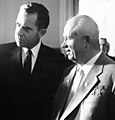 Nikita Chruschtschow (rechts), sowjetischer Politiker und Begründer der Entstalinisierung