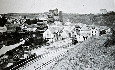 Bahnhof auf einer Aufnahme von 1897, aus Nordosten gesehen