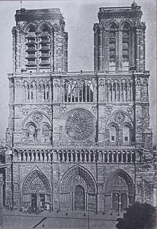 The western façade of Notre-Dame in 1841, showing the building in an advanced state of disrepair before the major restoration by Eugène Viollet-le-Duc