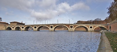 A bridge with 6 piers and 7 arches.