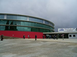 Der Eingang der Arena
