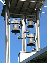 Freistehender Glockenstuhl der Auferstehungskirche in Nebringen, Württemberg
