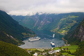 Kreuzfahrtschiffe im Geiranger Fjord