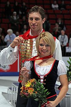 Kirsten Moore-Towers und Dylan Moscovitch bei Skate America 2010