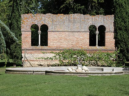 Romanesque wall reassembled in the garden.