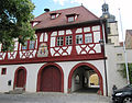 Rathaus mit Zugang zur ehemaligen Kirchenburg