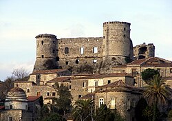 The castle of Vairano Patenora.