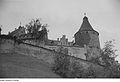 Altenburger Schloss mit Bergfried „Flasche“ und rondellierter gotischer Ringmauer des Zwingers (um 1952)