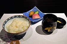 Gohan, Kō no mono, Tomewan (御飯・香の物・止椀)