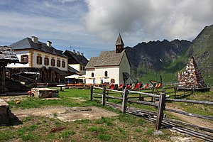 Schneeberghütte mit Kirche Maria Schnee