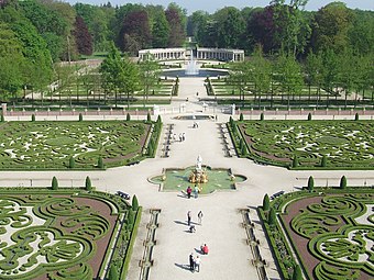 Gardens of the Het Loo Palace, Netherlands, unknown architect, 1689[155]