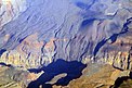 Die Lavaströme ergießen sich unterhalb vom Vulcan’s Throne in den Canyon des Colorado Rivers.