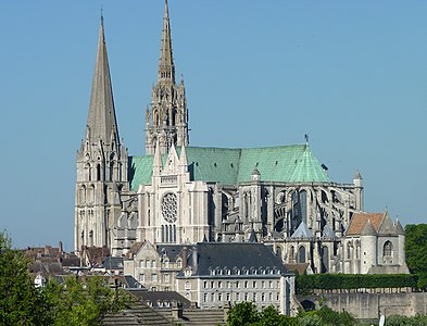 Chartres Cathedral (1194–1221), showing the flying buttresses.