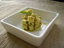 A small appetizer of ditalini with pesto