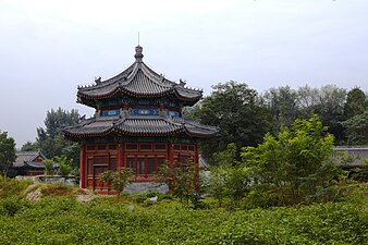 Parts of the Zhengjue Temple (正觉寺) of Elegant Spring Garden are being refurbished