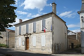 The town hall in Siecq