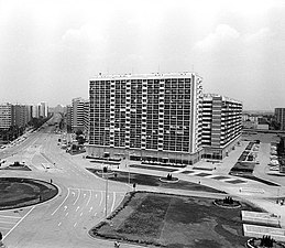 ALMO in the Obor Square, Bucharest, by Mircea Săndulescu, Antonio Teodorov, Eugen Cosmatu; engineers: M. Navodaru, L. Neagoe et al., 1973–1975[125]