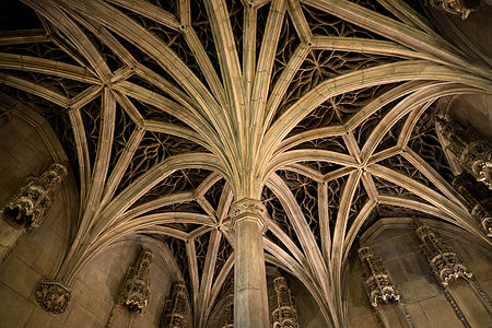 Flamboyant gothic vaulted ceiling from the chapel of the Hôtel de Cluny (about 1500)