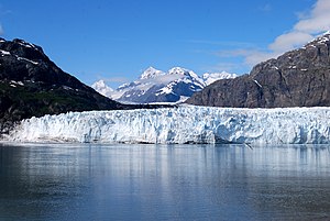 Margerie-Gletscher mit Mount Fairweather im Hintergrund
