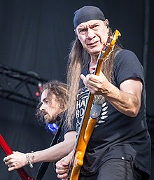Skaget performing with Sambandet in 2016
