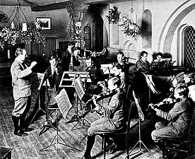 Kleine Orchesterprobe im Musiksaal der Freien Schulgemeinde (1911)