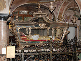 (angebliche) Gebeine des San Giulio in der Krypta der Basilika