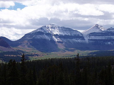 26. Kings Peak is the highest summit of the Uinta Range and Utah.