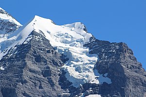 Silberhorngletscher mit Silberhorn 3690 m ü. M. und Goldenhorn 3640 m ü. M. Links im Hintergrund die Jungfrau 4158 m ü. M.