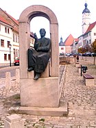 Denkmal für Walther von der Vogelweide auf dem Marktplatz von Weißensee (Thüringen)