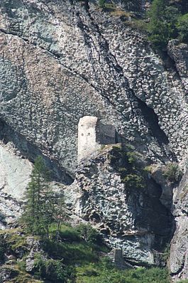 Ruins of Marmels Castle, located near Marmorrera