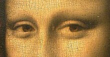 Farbige Nahaufnahme der Augen von Mona Lisa. Dabei sind die kleinen Risse des Gemäldes gut sichtbar. Ihre Augenfarbe ist braun und sie hat keine Brauen.
