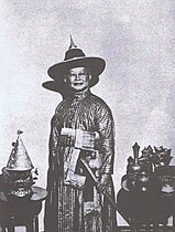 Prince Nakkhatra Mangala, was the eldest son of Prince Kitiyakara Voralaksana wearing the royal costumes of the early Rattanakosin period