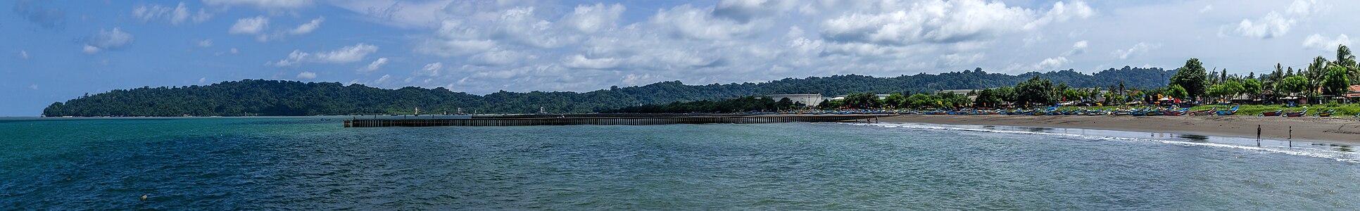 Teluk Penyu Beach (looking east)