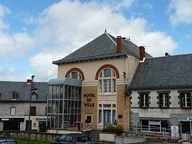 The town hall in Messeix